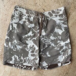 PATAGONIA Baggies Shorts Swim Board Trunks Nylon Floral Hawaiian Size 34